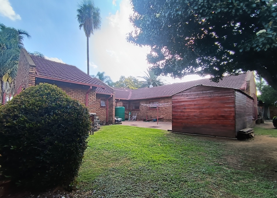 4 Bedroom Property for Sale in Sunward Park Gauteng