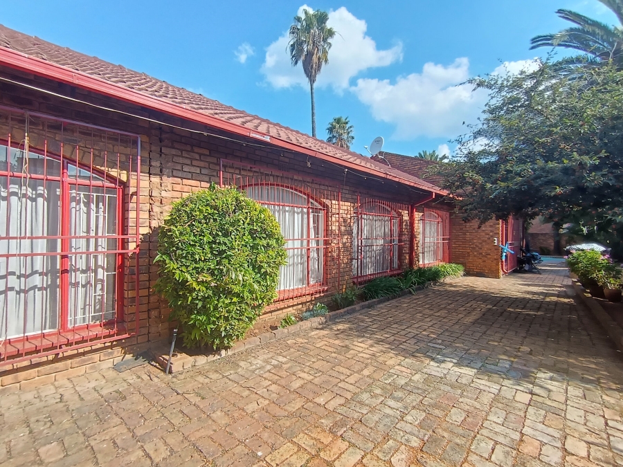4 Bedroom Property for Sale in Sunward Park Gauteng