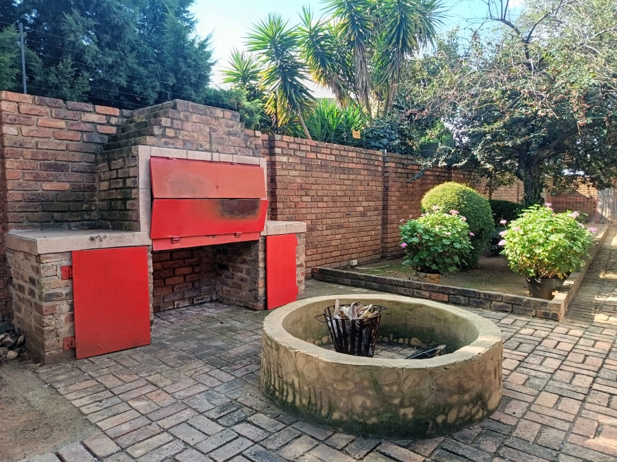 4 Bedroom Property for Sale in Sunward Park Gauteng