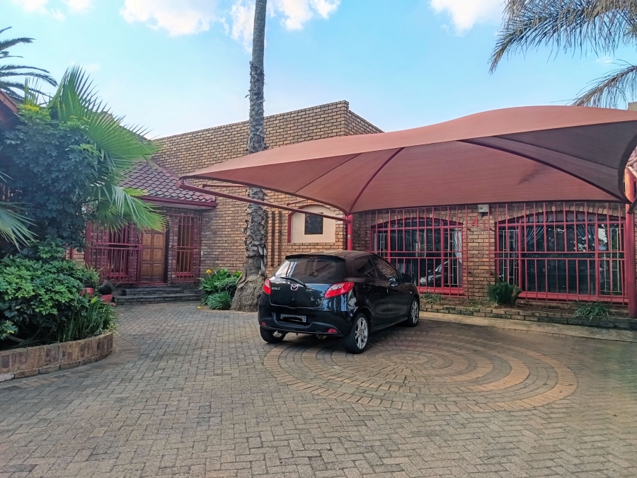 4 Bedroom Property for Sale in Sunward Park Gauteng