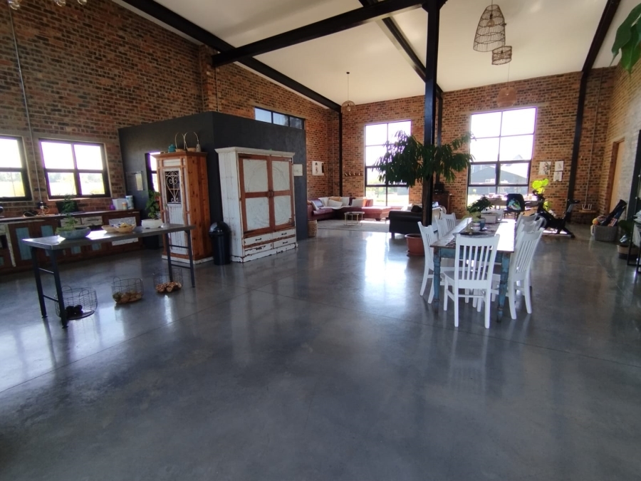 5 Bedroom Property for Sale in Blue Saddle Ranches Gauteng