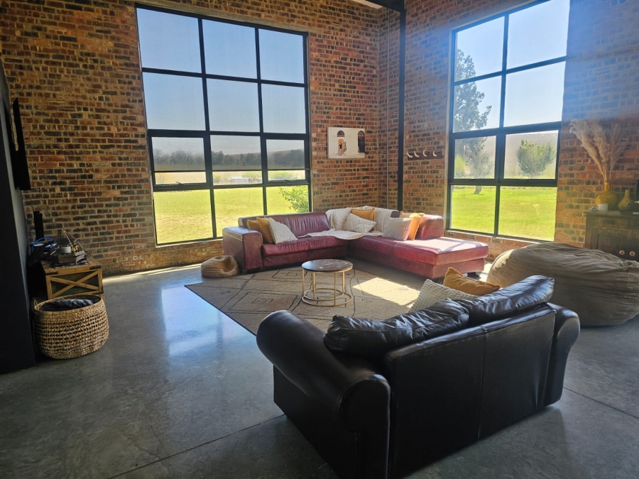 5 Bedroom Property for Sale in Blue Saddle Ranches Gauteng