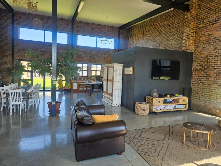 5 Bedroom Property for Sale in Blue Saddle Ranches Gauteng