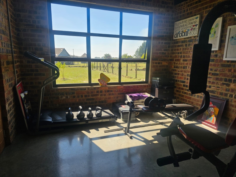 5 Bedroom Property for Sale in Blue Saddle Ranches Gauteng