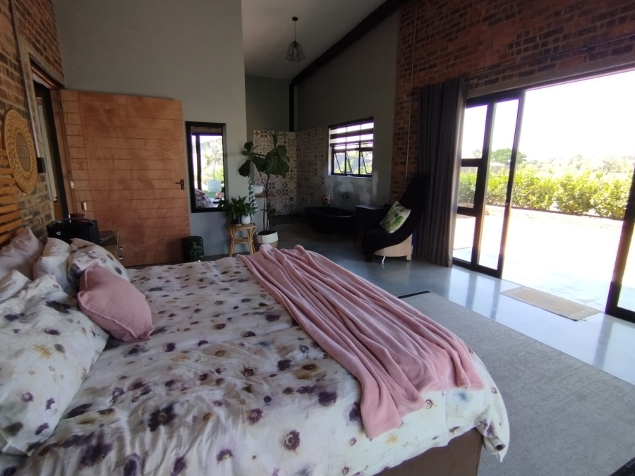 5 Bedroom Property for Sale in Blue Saddle Ranches Gauteng