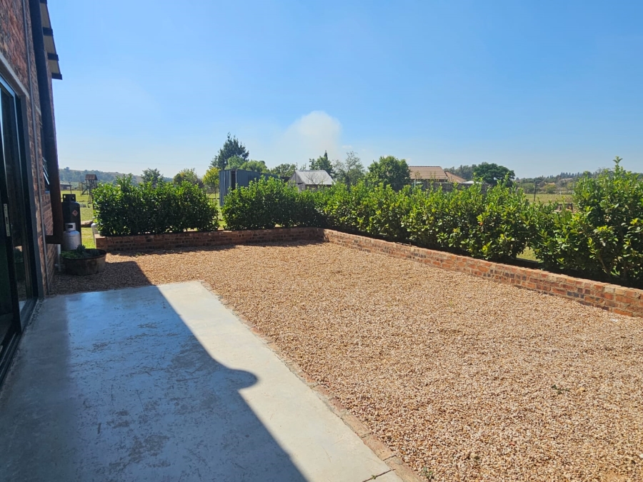 5 Bedroom Property for Sale in Blue Saddle Ranches Gauteng