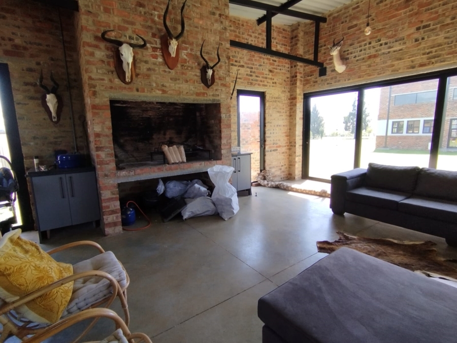 5 Bedroom Property for Sale in Blue Saddle Ranches Gauteng