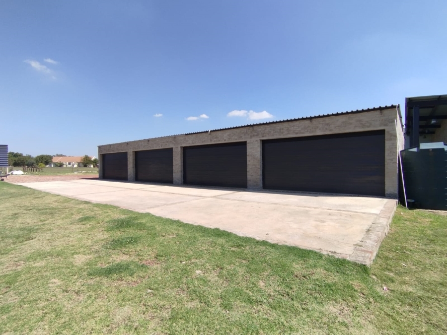 5 Bedroom Property for Sale in Blue Saddle Ranches Gauteng