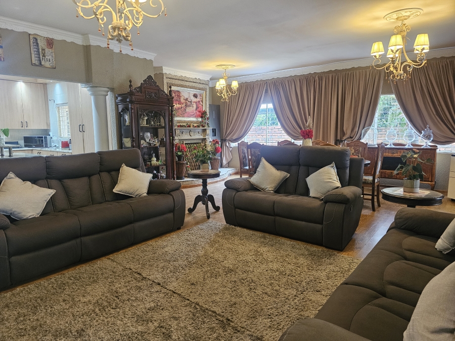 4 Bedroom Property for Sale in Brackenhurst Gauteng