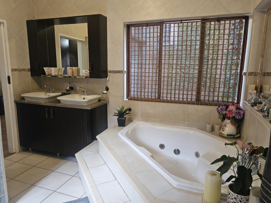 4 Bedroom Property for Sale in Brackenhurst Gauteng