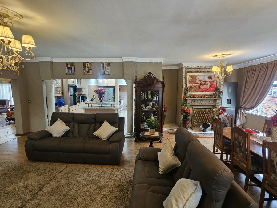 4 Bedroom Property for Sale in Brackenhurst Gauteng