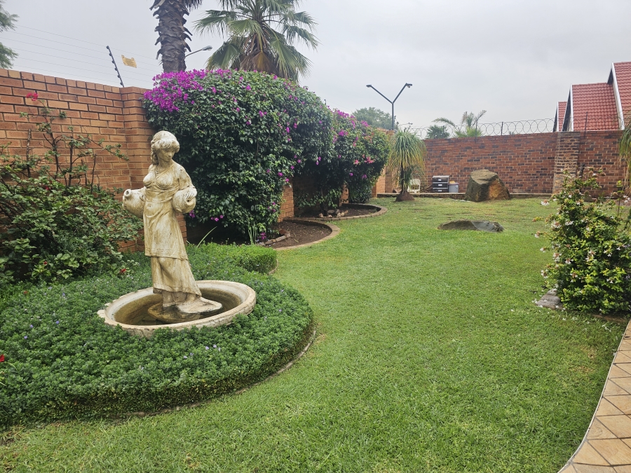4 Bedroom Property for Sale in Brackenhurst Gauteng