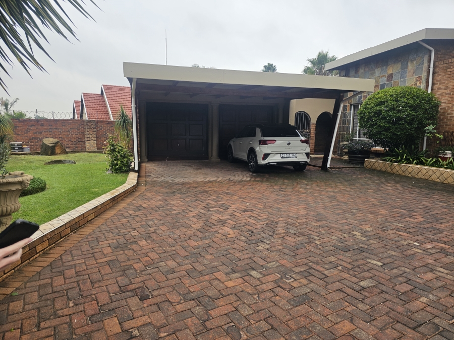 4 Bedroom Property for Sale in Brackenhurst Gauteng