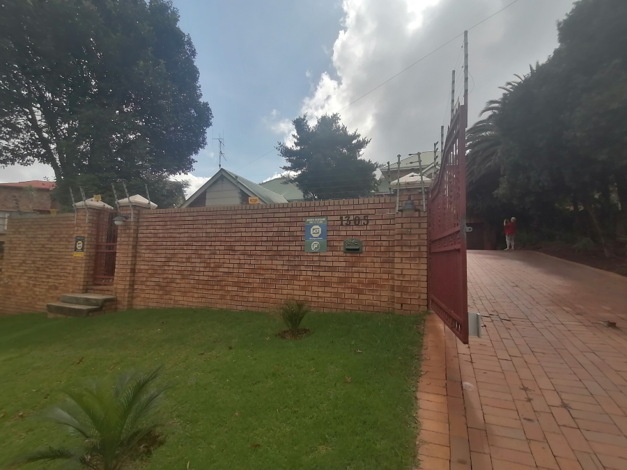 3 Bedroom Property for Sale in Roodekrans Gauteng