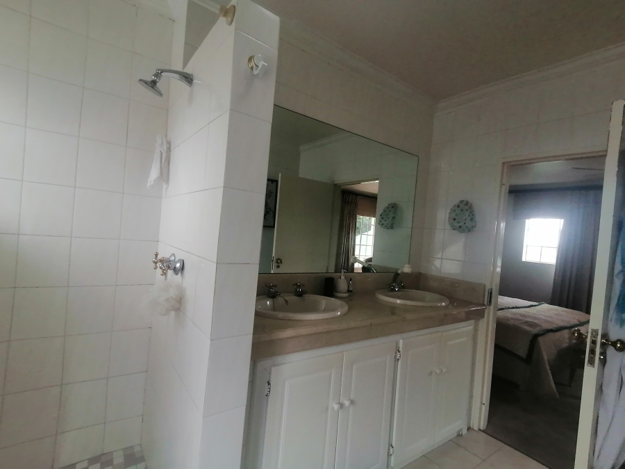 3 Bedroom Property for Sale in Roodekrans Gauteng
