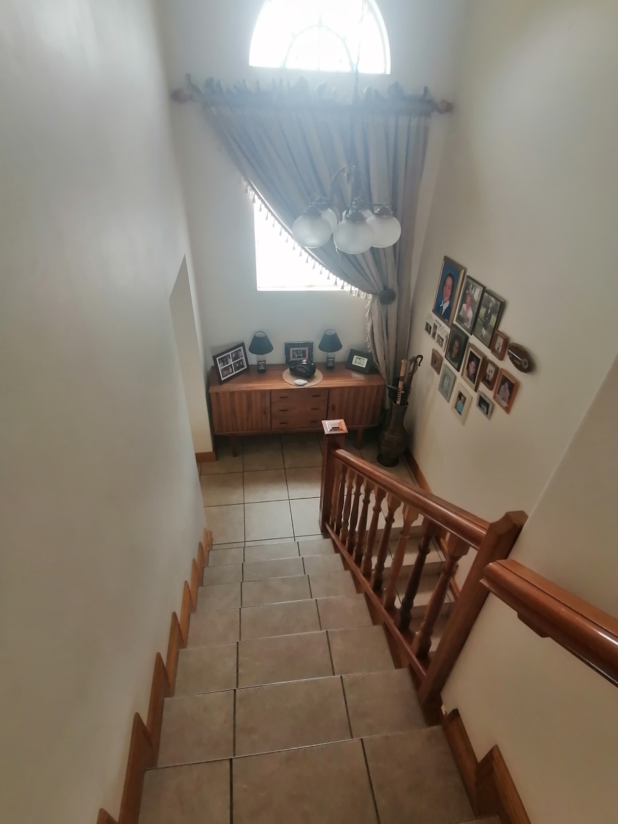 3 Bedroom Property for Sale in Roodekrans Gauteng