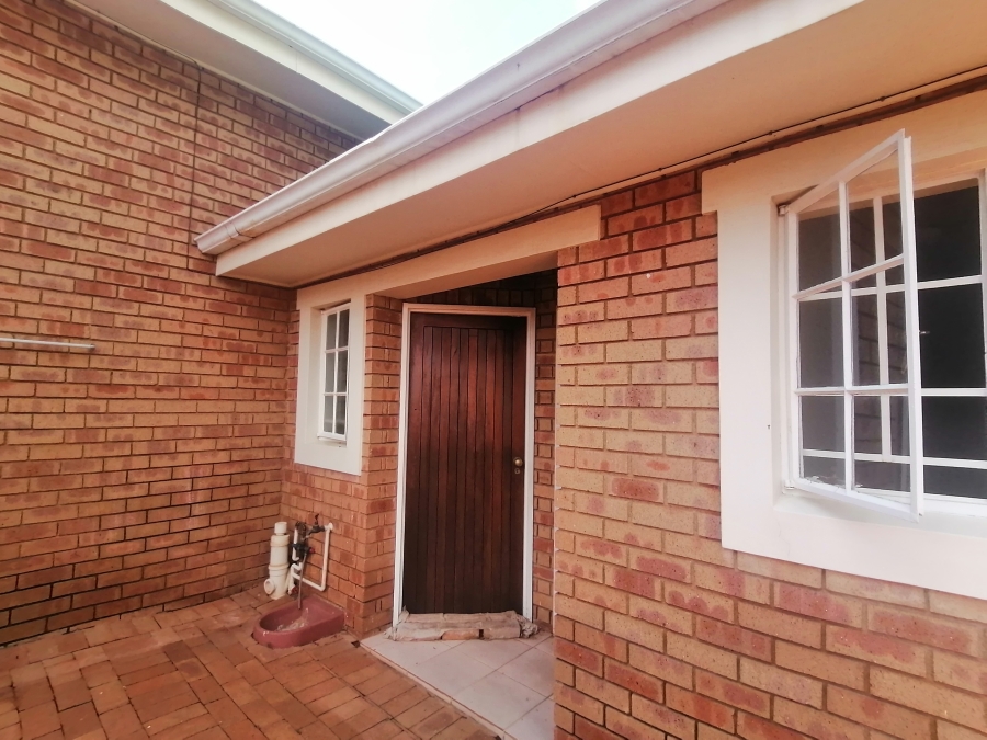 3 Bedroom Property for Sale in Roodekrans Gauteng