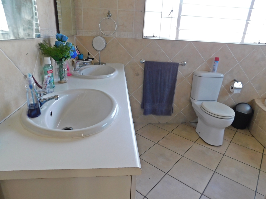 4 Bedroom Property for Sale in Mindalore Gauteng