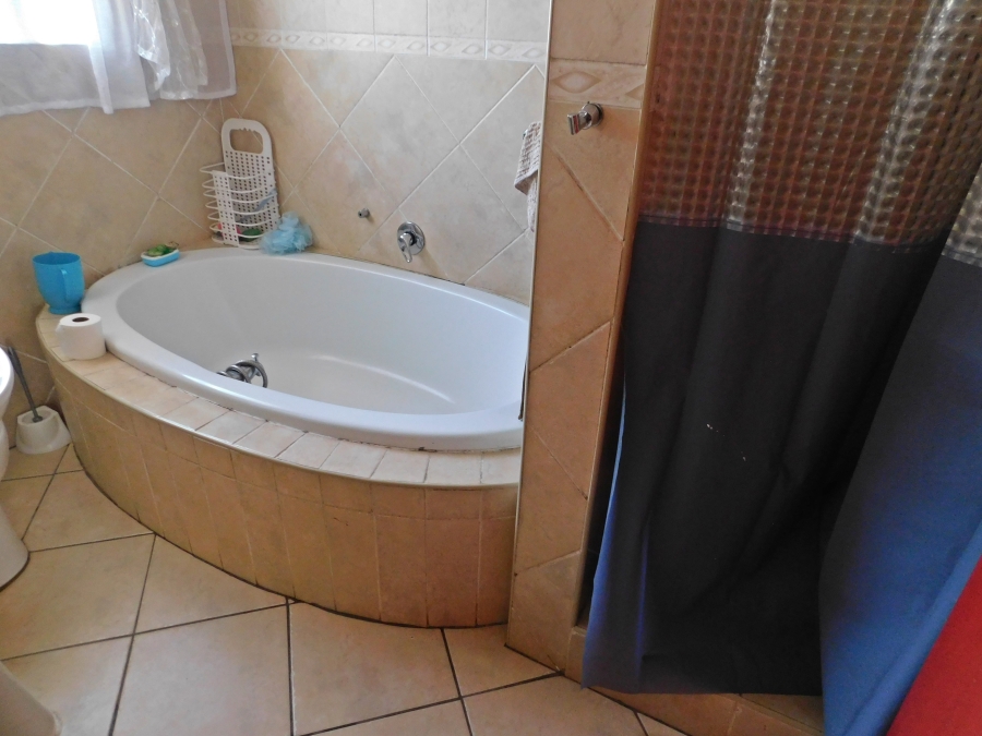 4 Bedroom Property for Sale in Mindalore Gauteng