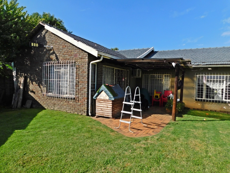 4 Bedroom Property for Sale in Mindalore Gauteng