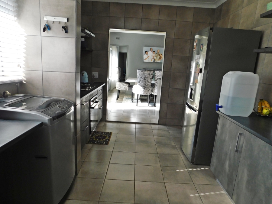 3 Bedroom Property for Sale in Mindalore Gauteng