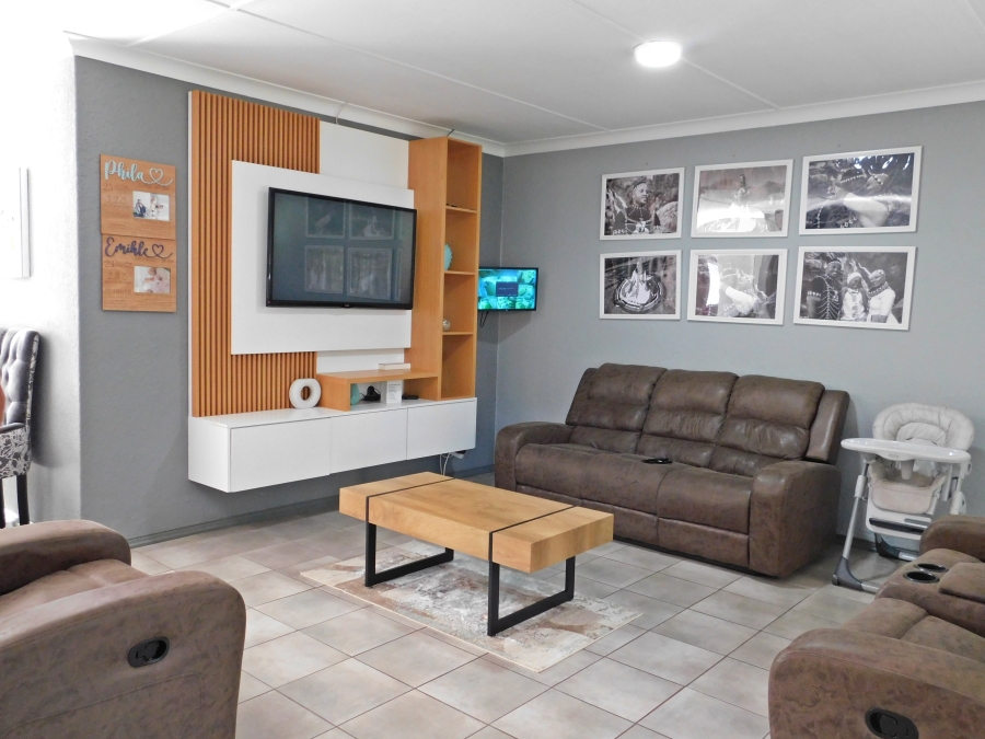 3 Bedroom Property for Sale in Mindalore Gauteng