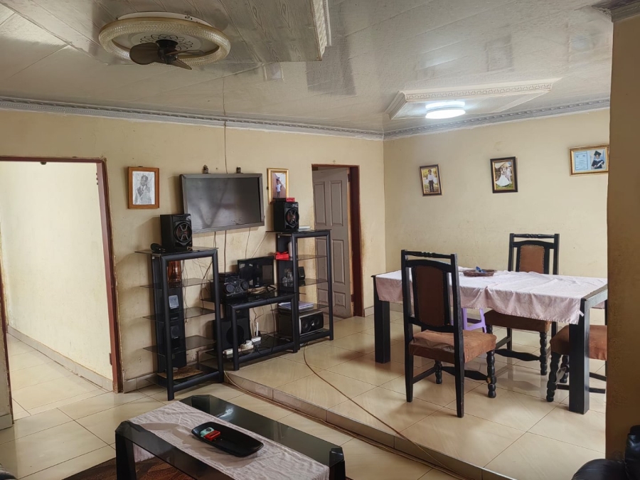 3 Bedroom Property for Sale in Simunye Gauteng