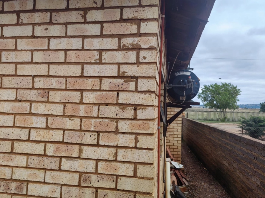 3 Bedroom Property for Sale in Simunye Gauteng