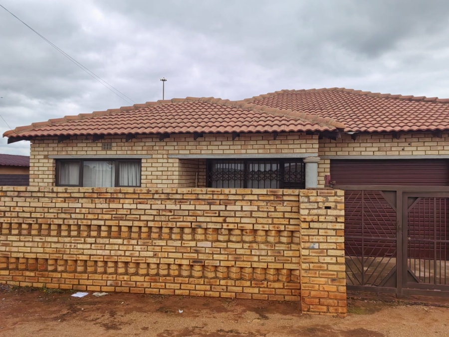 3 Bedroom Property for Sale in Simunye Gauteng