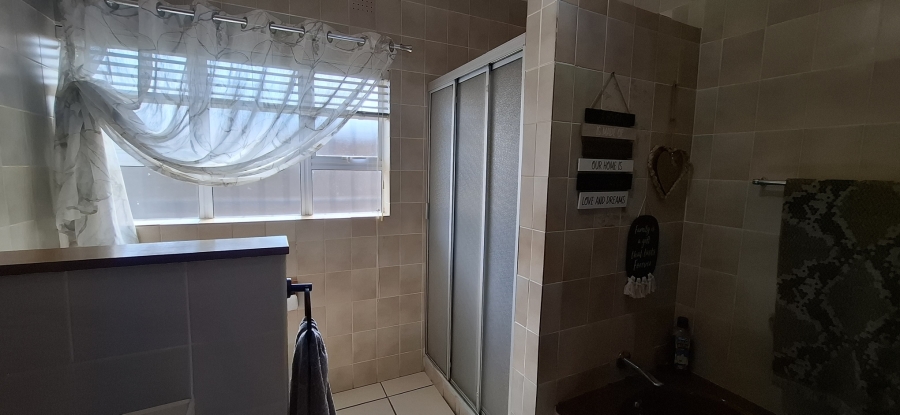 4 Bedroom Property for Sale in Noordheuwel Gauteng