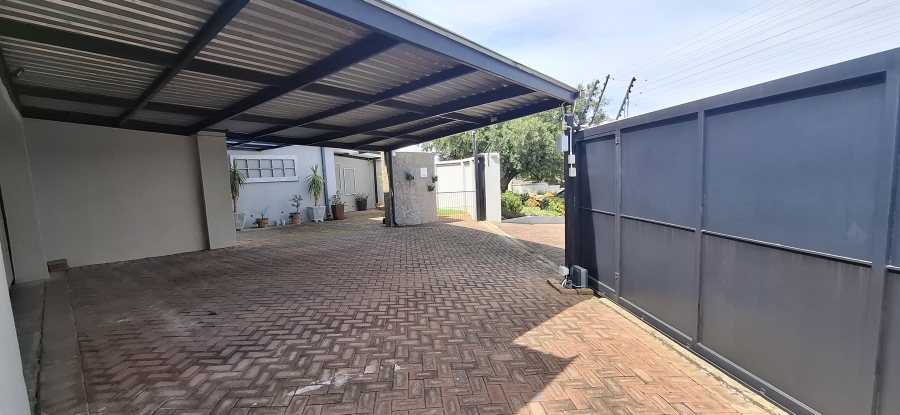 4 Bedroom Property for Sale in Noordheuwel Gauteng