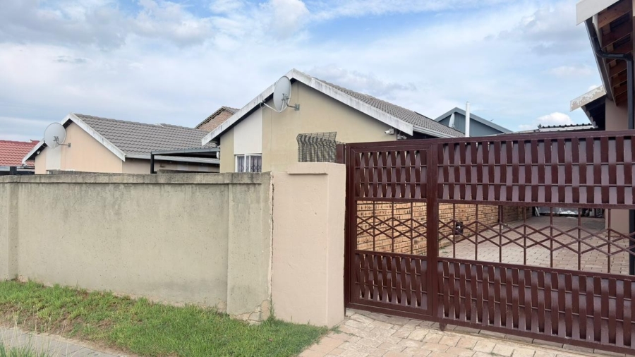 2 Bedroom Property for Sale in Zandspruit Gauteng