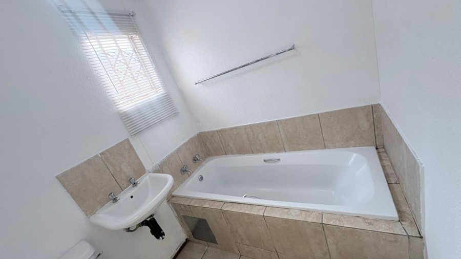 2 Bedroom Property for Sale in Zandspruit Gauteng