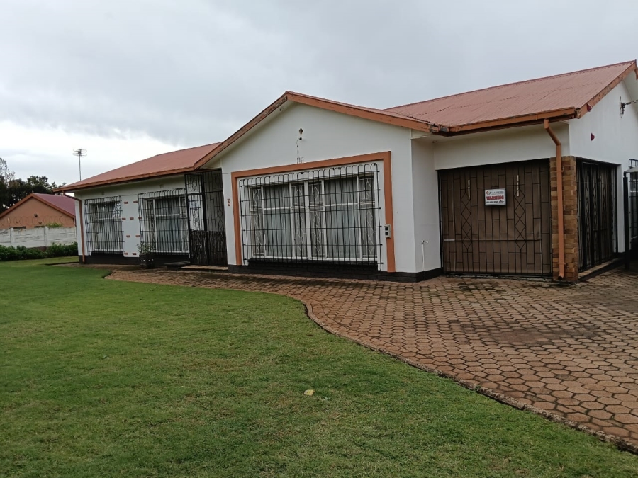 3 Bedroom Property for Sale in Westonaria Gauteng