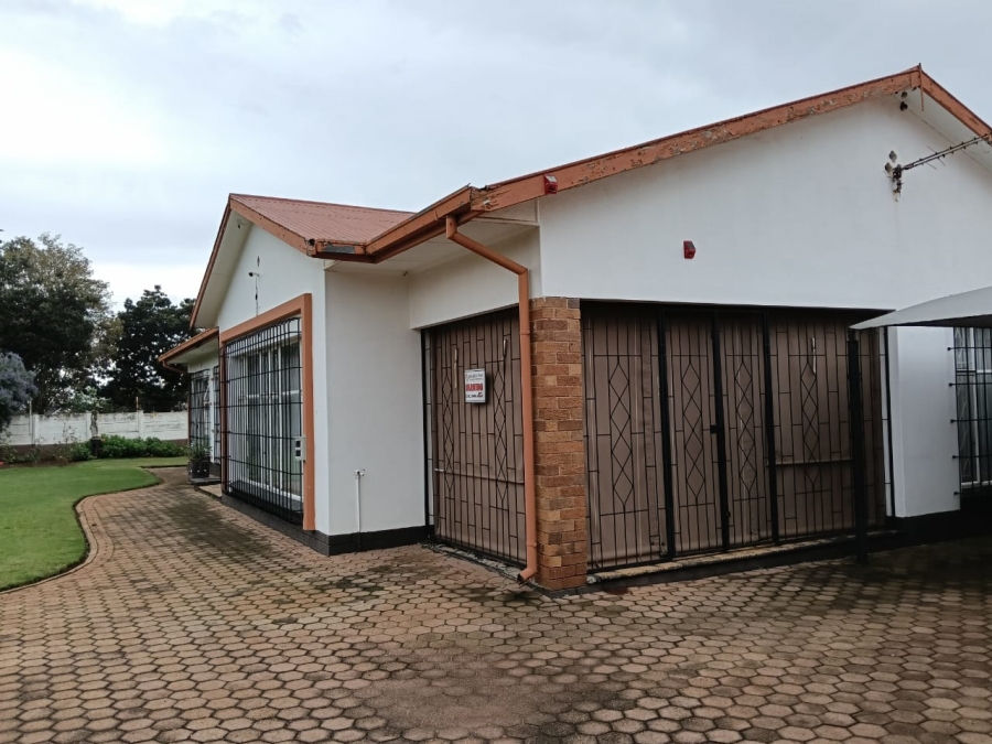 3 Bedroom Property for Sale in Westonaria Gauteng