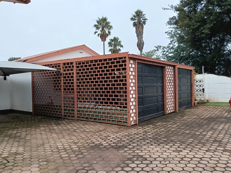 3 Bedroom Property for Sale in Westonaria Gauteng