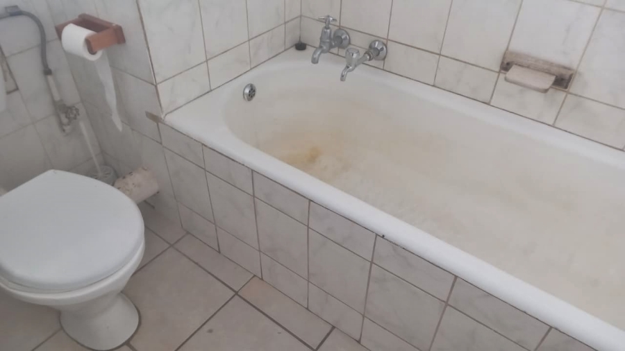 1 Bedroom Property for Sale in Witpoortjie Gauteng