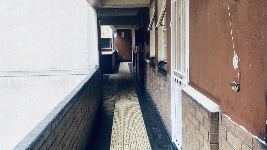2 Bedroom Property for Sale in Hillbrow Gauteng