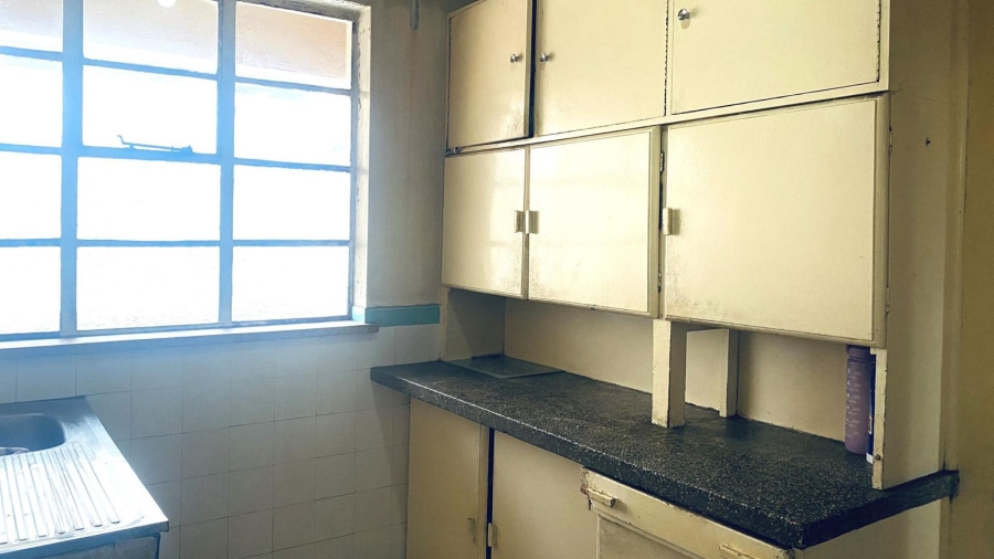 2 Bedroom Property for Sale in Hillbrow Gauteng