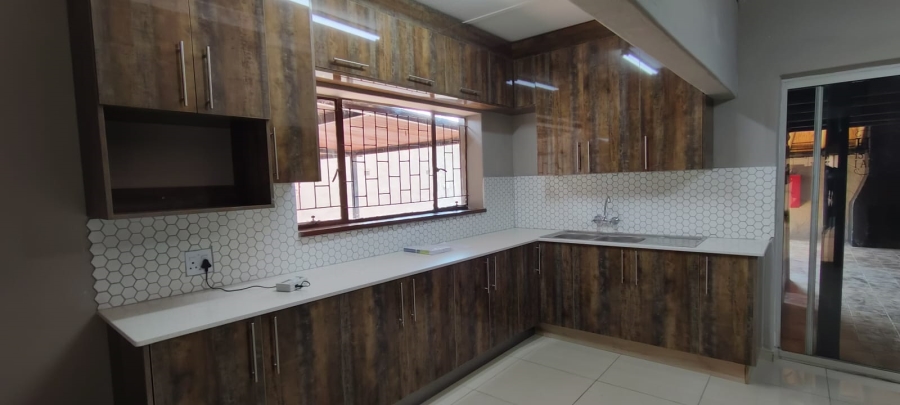 10 Bedroom Property for Sale in Oberholzer Gauteng