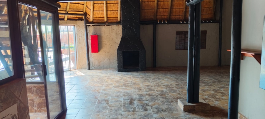 10 Bedroom Property for Sale in Oberholzer Gauteng