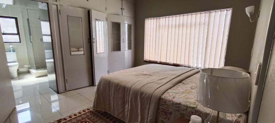 10 Bedroom Property for Sale in Oberholzer Gauteng