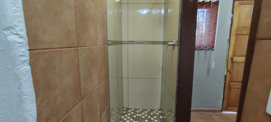 10 Bedroom Property for Sale in Oberholzer Gauteng