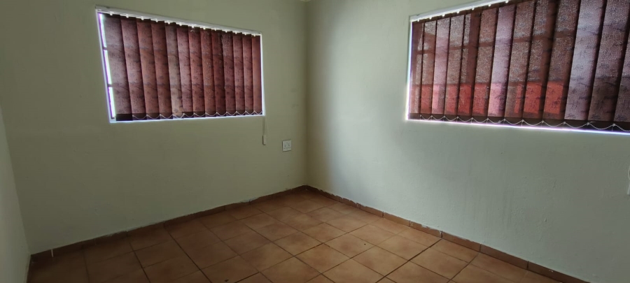 10 Bedroom Property for Sale in Oberholzer Gauteng