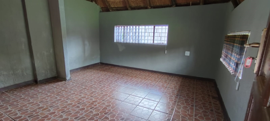 10 Bedroom Property for Sale in Oberholzer Gauteng