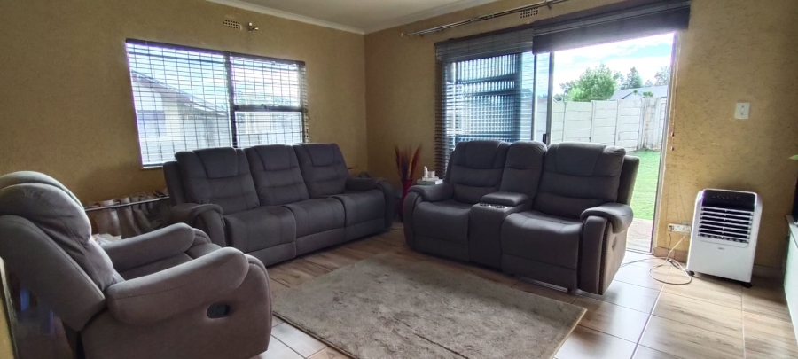 3 Bedroom Property for Sale in Hillshaven Gauteng