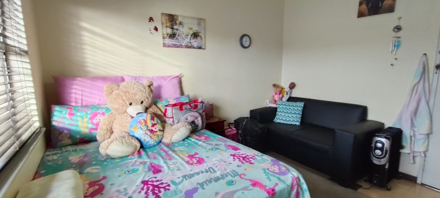 3 Bedroom Property for Sale in Hillshaven Gauteng