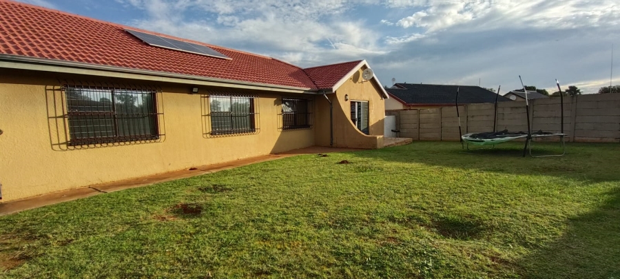 3 Bedroom Property for Sale in Hillshaven Gauteng