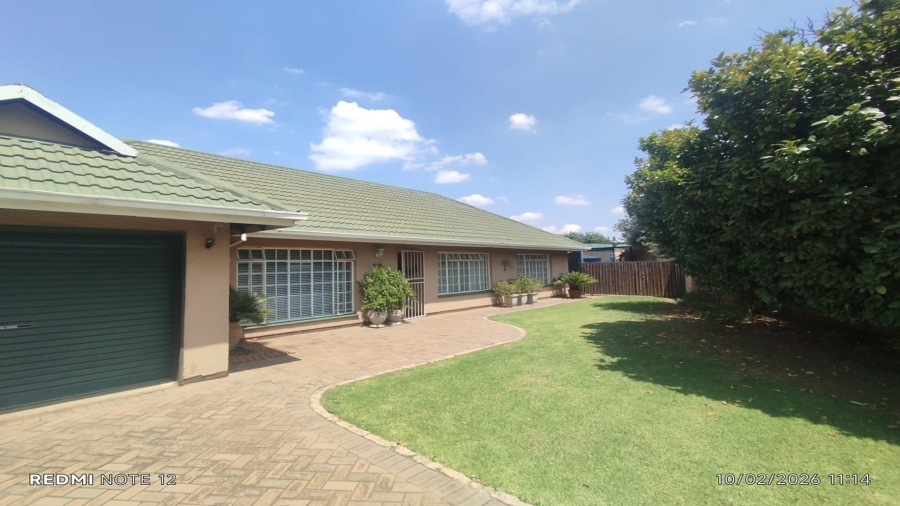 3 Bedroom Property for Sale in Vanderbijlpark SE 6 Gauteng