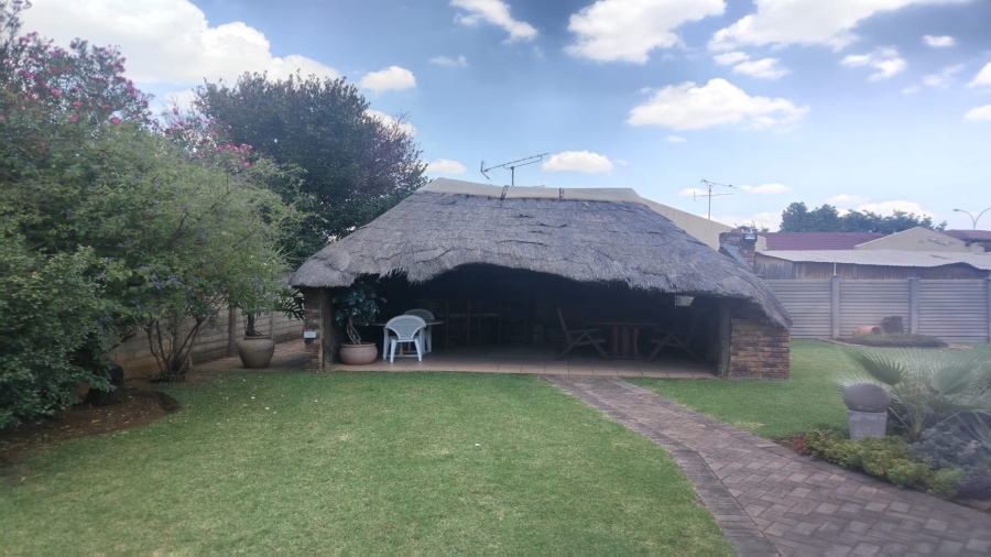 3 Bedroom Property for Sale in Vanderbijlpark SE 6 Gauteng